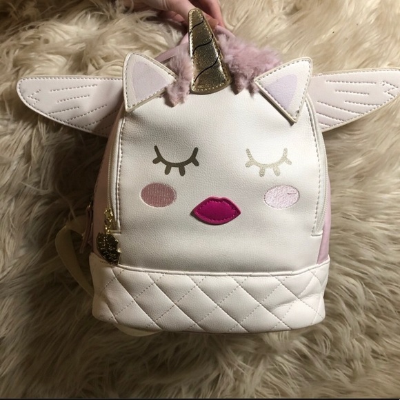 Backpack - Picture 2 of 9